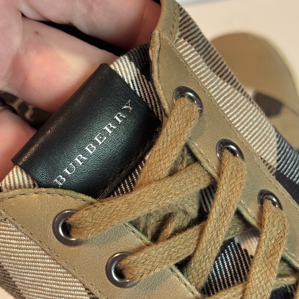 Burberry Vintage Housecheck Low Top Lace Sneaker 41 - Picture 3 of 11